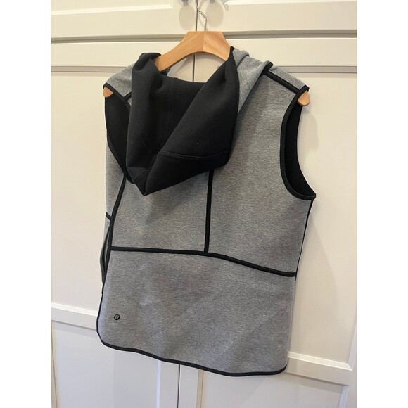 Lululemon size medium gray reversible vest outdoors cozy comfy atheleisure - Picture 2 of 3